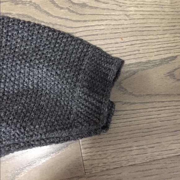 Cropped Grey knit sweater - Picture 5 of 15
